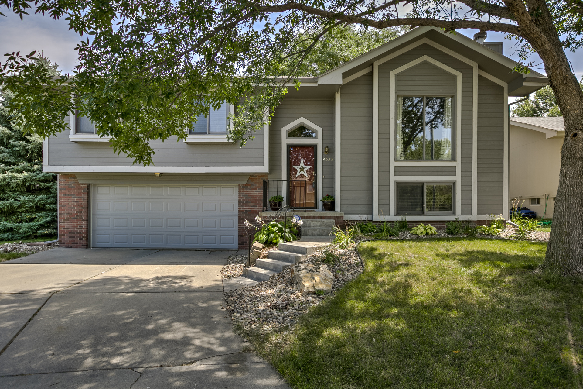 New listing! Omaha home for sale in the colonies
